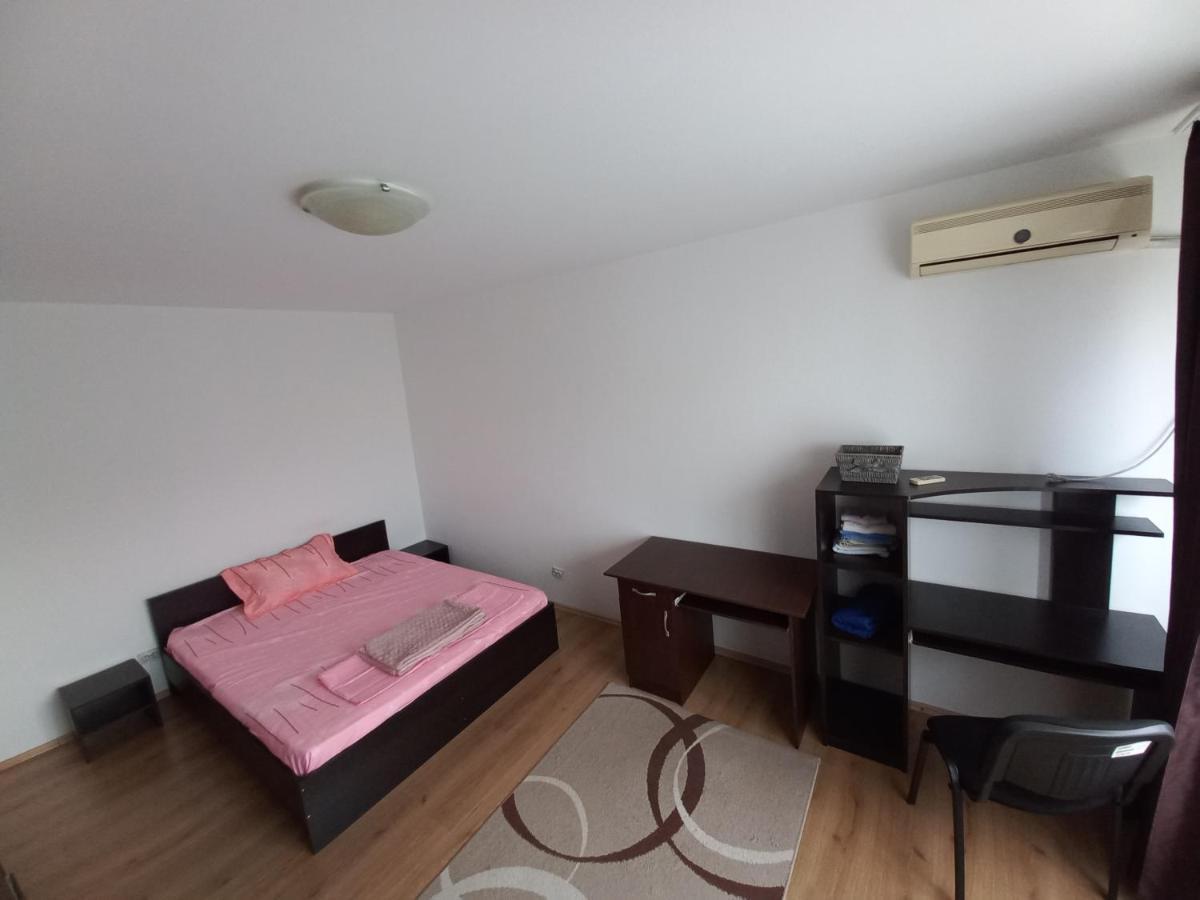 Studio Gorjului Bukarest Kültér fotó